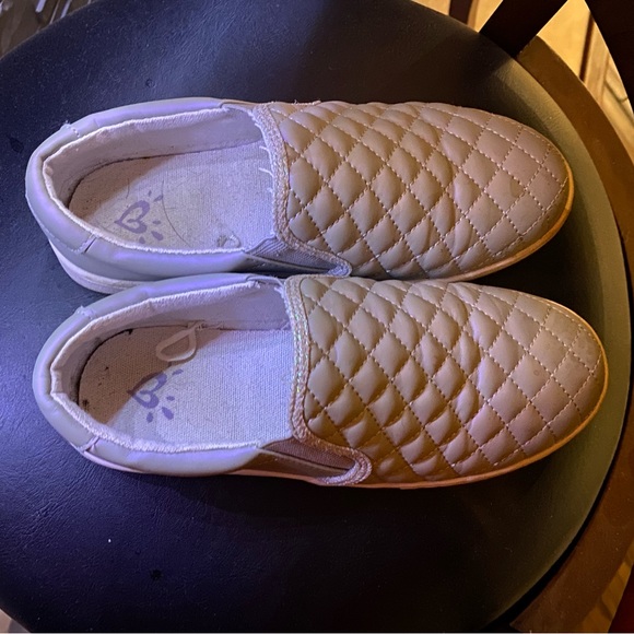 ☀️Puffer slip on shoe - size 4 kids but fit as 6 women. - Picture 1 of 2